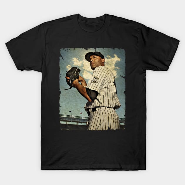 Mariano Rivera in New York Yankees T-Shirt by PESTA PORA